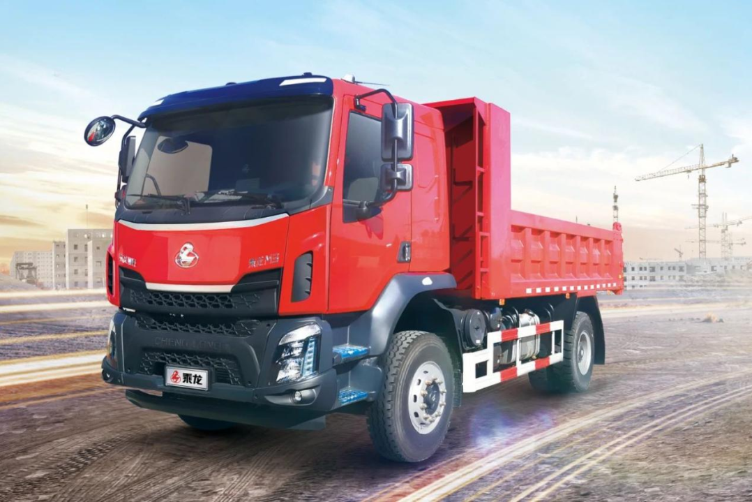 雨季作業(yè) 可靠為王！乘龍M3 4×2極限自卸車，工程運(yùn)輸?shù)摹叭軕?zhàn)士”來了！