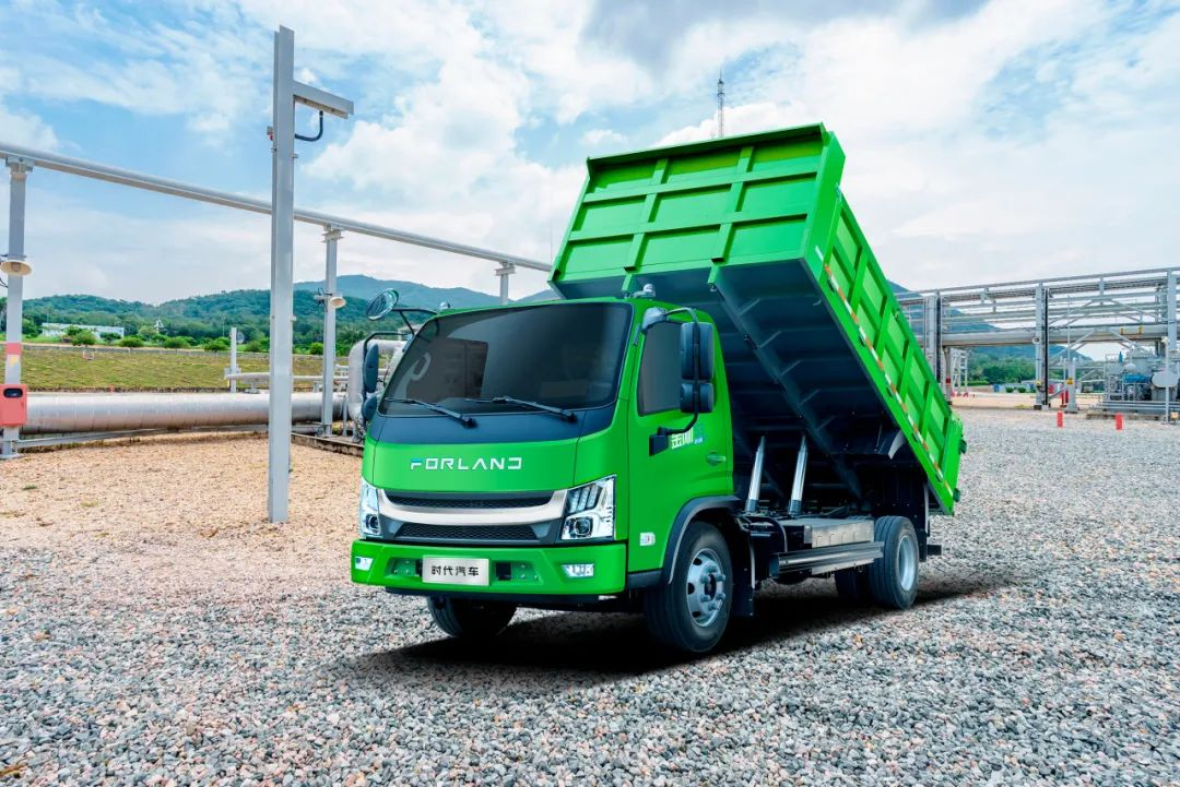 瑞沃金剛S3混動版自卸車 油電雙擎大幅提高運(yùn)輸效率