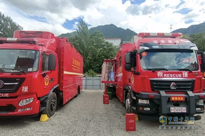 森源鴻馬戰(zhàn)保車輛助力 “藍(lán)焰逐浪?2025” 甘肅省抗洪搶險(xiǎn)實(shí)戰(zhàn)演練