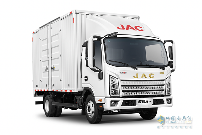 接連奪魁！江淮1卡多款車型頻獲“保值率最高車型”大獎