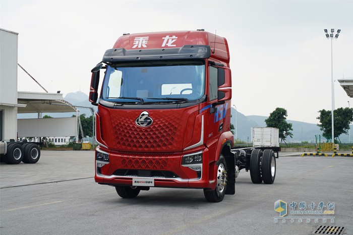 乘龍H5V載貨車(chē)入圍“高效運(yùn)輸綠通載貨車(chē)”大獎(jiǎng)