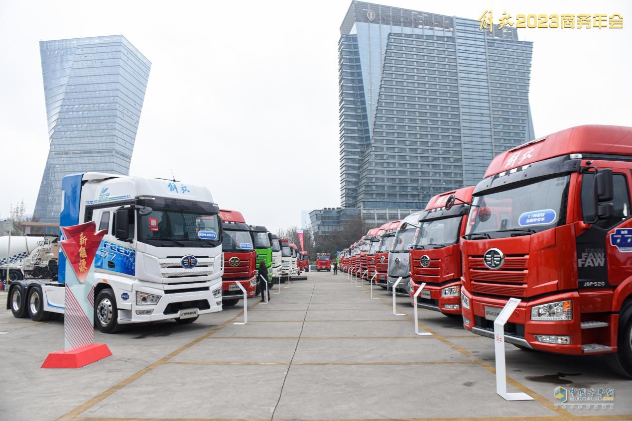 鉚足干勁兒迎春潮！一汽解放2月終端份高達30.2%，實現(xiàn)銷量、份額雙提升