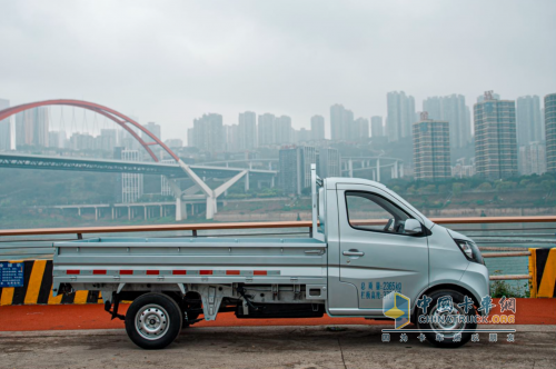 長在用戶心巴上的車，應(yīng)該是什么樣子？新長安星卡來告訴你