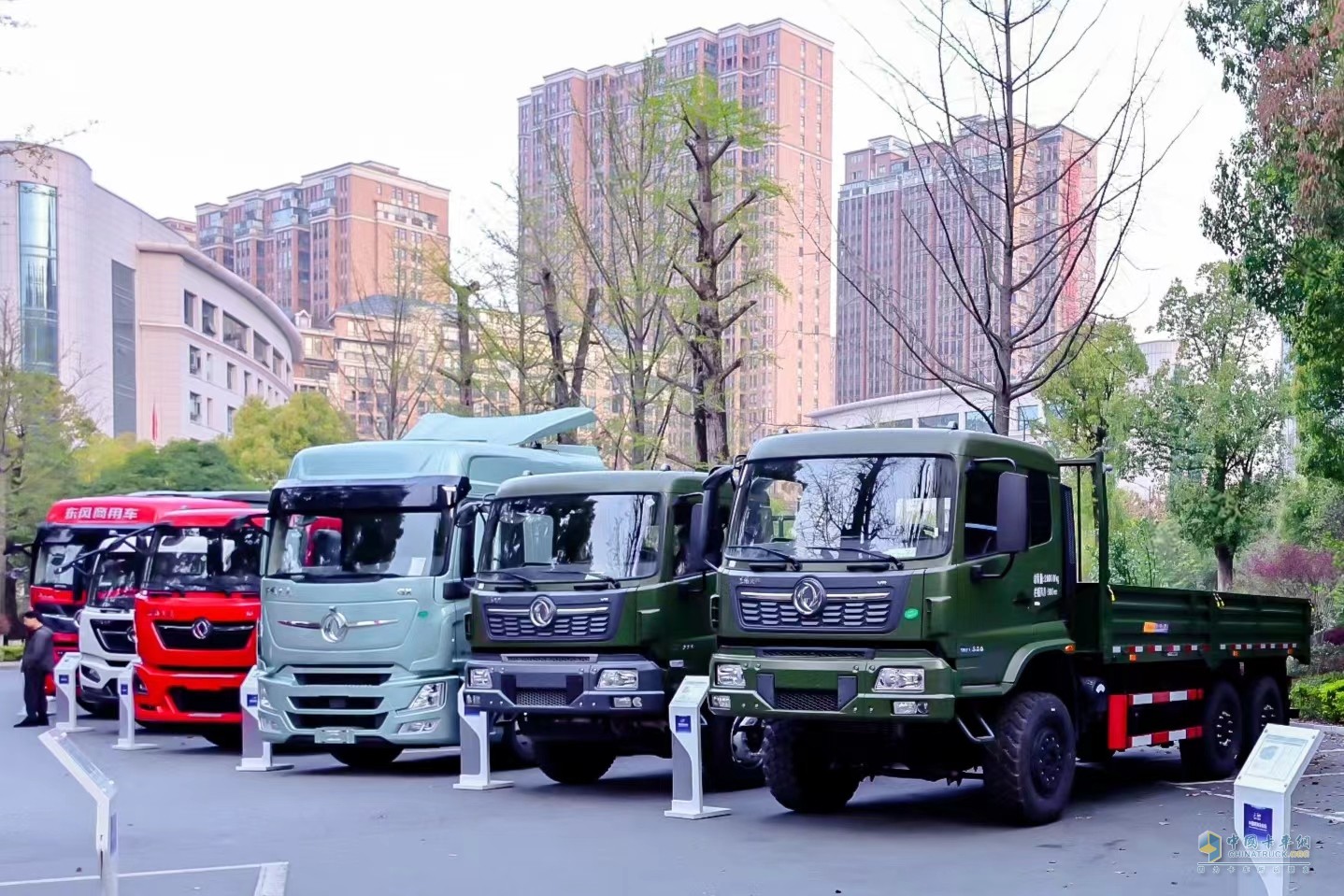 首屆中國商用車論壇盛大開幕，東風商用車與同行共商發(fā)展大計