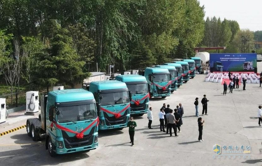 進(jìn)入2023年，如果科技旗下長(zhǎng)征汽車(chē)新能源重卡先后在唐山、保定、天津、成都、青島等地批量交付，實(shí)現(xiàn)開(kāi)門(mén)紅。