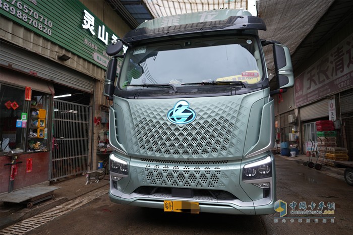 活禽運(yùn)輸分秒必爭(zhēng) 乘龍H5V綠通車(chē)讓周師傅贊不絕口