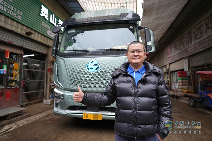 活禽運(yùn)輸分秒必爭(zhēng) 乘龍H5V綠通車(chē)讓周師傅贊不絕口
