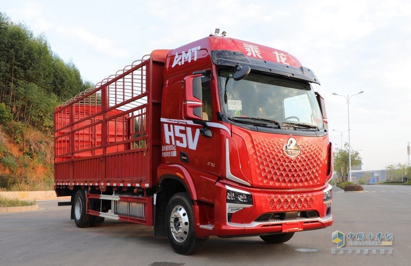 乘龍H5V、乘龍H7喜獲“金蜂盛典”卡車兄弟信賴車型獎(jiǎng)