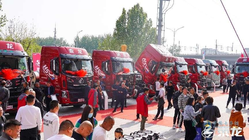 現(xiàn)場(chǎng)訂車695臺(tái)，乘龍H5超輕版玉柴LNG晉中上市
