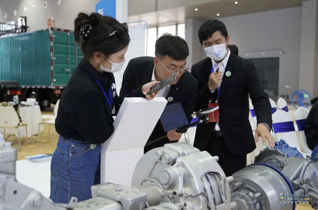 漢德車橋閃耀2023國際新博會(huì)：聚焦用戶痛點(diǎn)，打造標(biāo)桿之作！