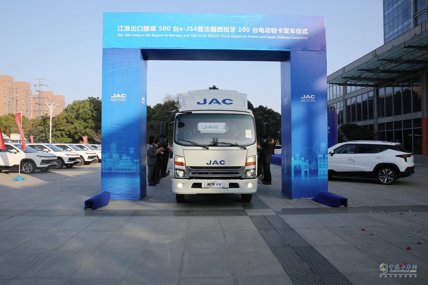 國(guó)際帥鈴電動(dòng)輕卡批量交付歐洲，江淮1卡為世界貢獻(xiàn)中國(guó)力量！