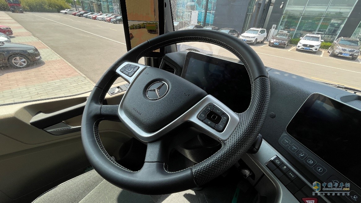 卡車有必要配置安全氣囊嗎？來看奔馳卡車給出的答案