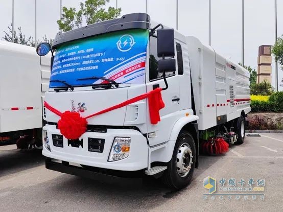 長(zhǎng)征純電洗掃車(chē)