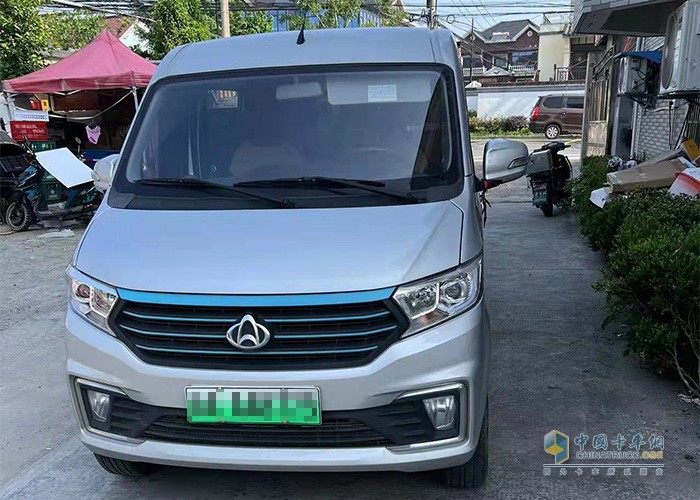 第一次買貨車就選擇了長安跨越，張阿斌選車的方式是信賴！