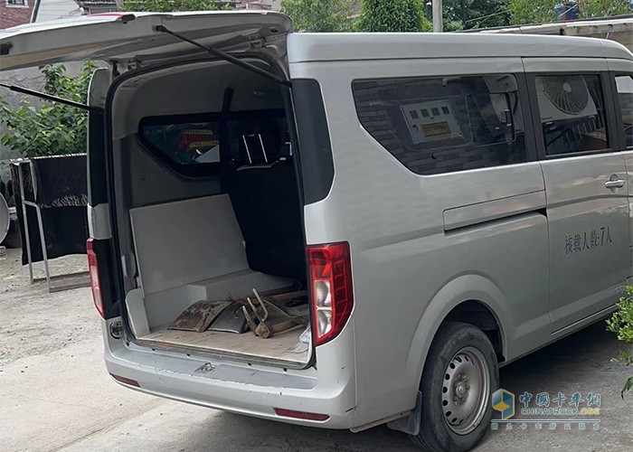 第一次買貨車就選擇了長安跨越，張阿斌選車的方式是信賴！