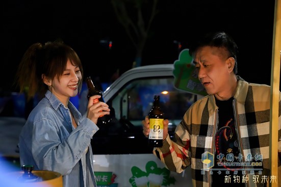 年輕人的新座駕，北汽雷馳新能源MINI卡，可自駕可擺攤