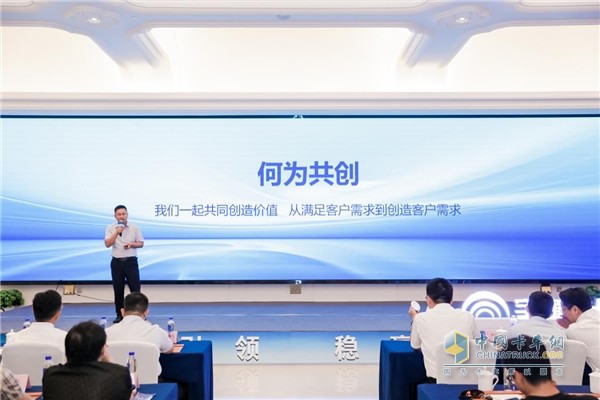 現(xiàn)場簽約超百臺(tái)！宇通重卡全系新品亮相南京