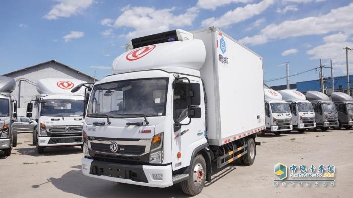 高溫難避暑？東風(fēng)凱普特星云冷藏車(chē)分分鐘帶來(lái)“冷鮮”超體驗(yàn)
