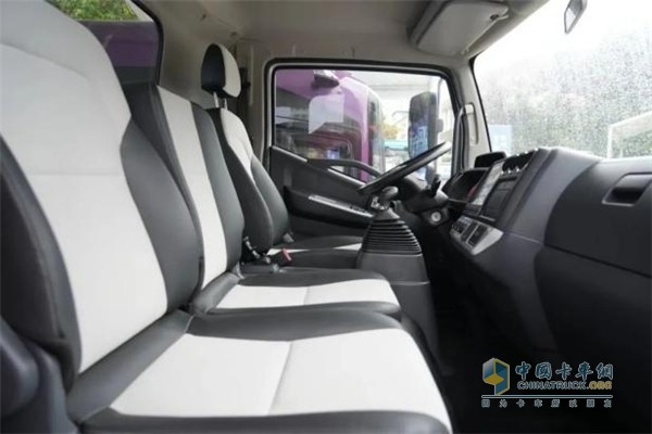 hin震撼！東風(fēng)輕型車“硬核產(chǎn)品”讓您大飽眼福