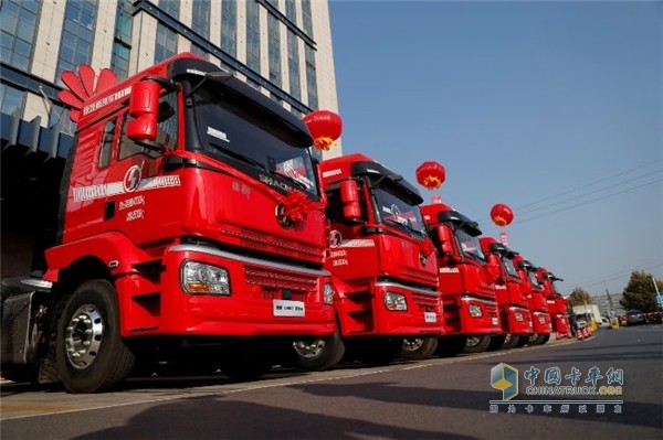 輕量化精品重卡 陜汽德御Q300牽引車(chē)山東區(qū)域盛大上市