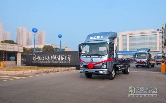 300臺(tái)發(fā)車(chē)、500臺(tái)簽約！徐工漢馳新能源輕卡震撼開(kāi)局