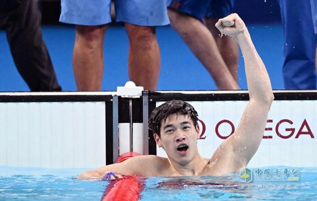 乘龍M3 4X2極限自卸：像奧運軍團一樣沖破運輸極限！