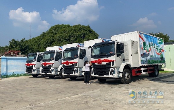 引領(lǐng)氫能商用車新高度，乘龍喜獲年度氫燃料電池汽車獎(jiǎng)