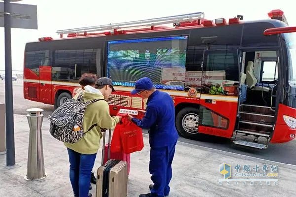 安全守護(hù)成長(zhǎng)，宇通宣傳消防車(chē)助力消防安全“開(kāi)學(xué)第一課”！