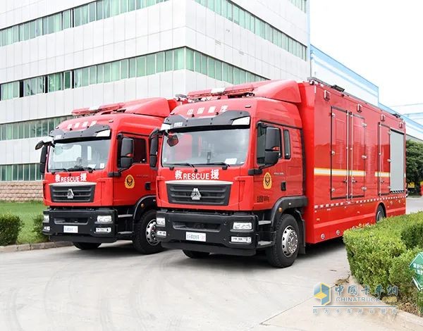 森源鴻馬發(fā)電車發(fā)往遼寧：一車可支撐一個(gè)營(yíng)地的電力保障