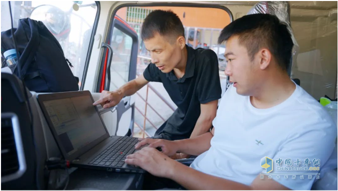 百臺(tái)徐工新能源助力福建客戶成功創(chuàng)富！