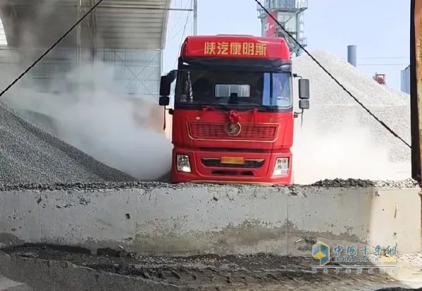 可靠優(yōu)先，服務(wù)到位，王老板說：砂石料選車認準這兩點！