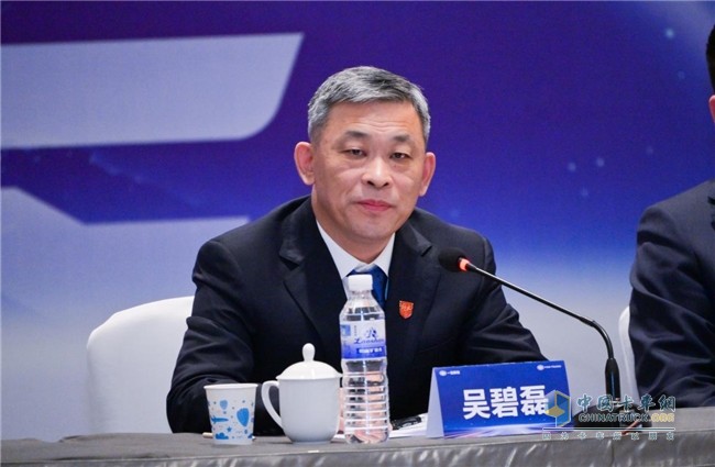 牢牢把握“三第一，一優(yōu)秀”，加速向“中國(guó)第一、世界一流”目標(biāo)邁進(jìn)-解放掌門(mén)人吳碧磊為2025把航定向