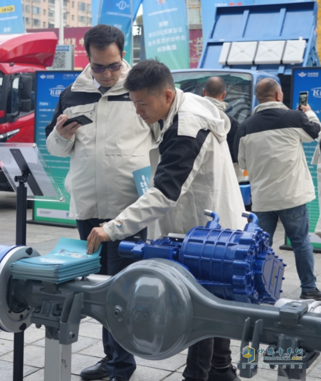 攜手并進，欣欣向“蓉”！漢德車橋恭祝五征年會圓滿成功！