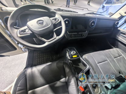 “冷鏈一哥”出新品了！165度大電量！滿載續(xù)航達(dá)500km！配兩檔電驅(qū)橋！