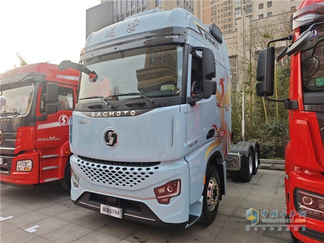 陜汽商用車2025合作伙伴大會多款明星產(chǎn)品亮相  引燃用戶關(guān)注熱潮