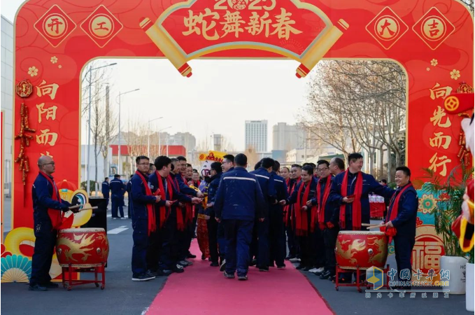 宇通專用車2025年開工盛典燃情開啟！