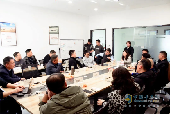 東風(fēng)商用車營銷事業(yè)部組織召開核心經(jīng)銷商研討會