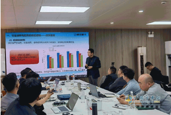 揚(yáng)帆展舵，礪志篤行！中集?陜汽一體化產(chǎn)品金牌講師培訓(xùn)班圓滿結(jié)業(yè)！