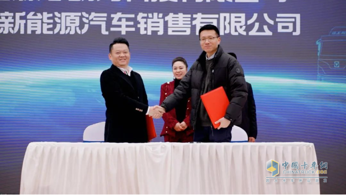 500臺(tái)大單！徐工新能源重卡讓蜀道煥“新”生