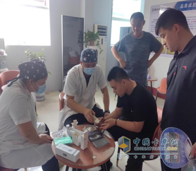 陜汽重卡無(wú)憂驛站520關(guān)愛盛典 —愛在驛站，健康隨行