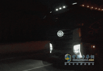 解放卡車：國(guó)車送國(guó)禮，犇！