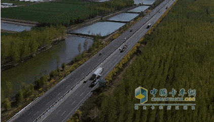 解放卡車：國(guó)車送國(guó)禮，犇！
