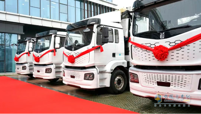 首家量產(chǎn)出口！質(zhì)子汽車(chē)氫燃料重卡發(fā)車(chē)澳大利亞
