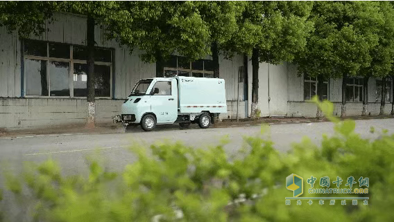 福田普羅科微微卡路面養(yǎng)護(hù)車
