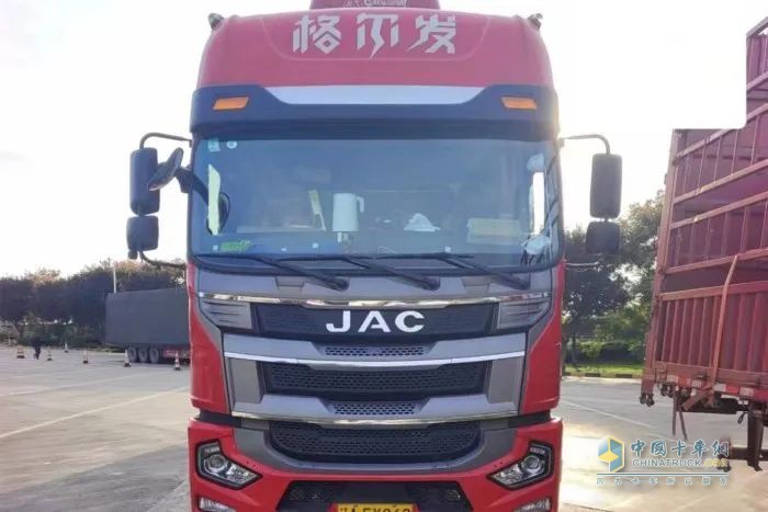 嘎嘎好，江淮格爾發(fā)快遞載貨車幫助東北老鐵生意節(jié)節(jié)高