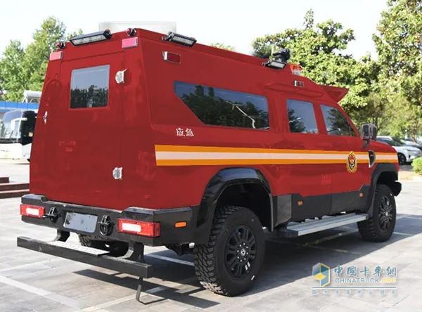 森源鴻馬應(yīng)急前突通信指揮車：為應(yīng)急救援注入強(qiáng)大通信保障力量