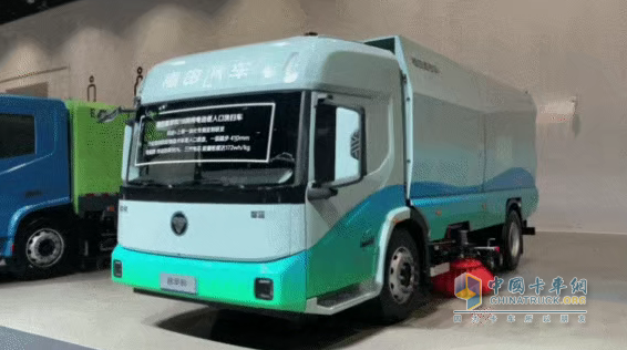 福田普羅科卡車低入口洗掃車耀目登場福田汽車2025年中商務(wù)會(huì)， 以科技重塑環(huán)衛(wèi)新標(biāo)桿