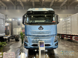 乘龍H7 Pro 6×2冷藏車：?jiǎn)翁硕嗬?00公斤