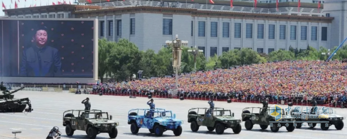 鐵甲榮光！115輛東風(fēng)軍車天安門廣場成功受閱！