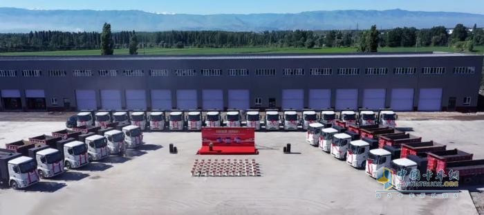 廣汽領(lǐng)程50臺純電動牽引車成功交付鑫通集團
